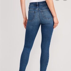 Old Navy Extra High-Rise Rockstar Super Skinny Skinny Jeans